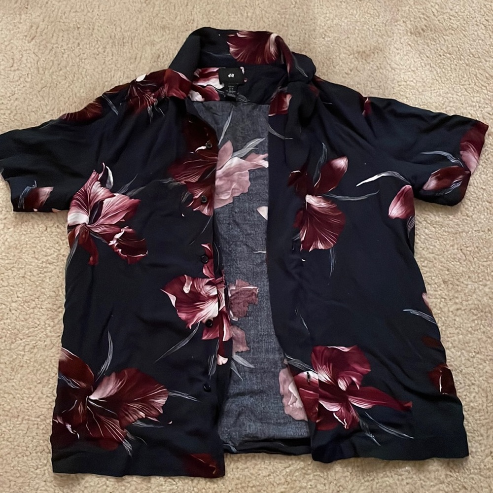 Mens button down shirt from H&M. Black with floral print.